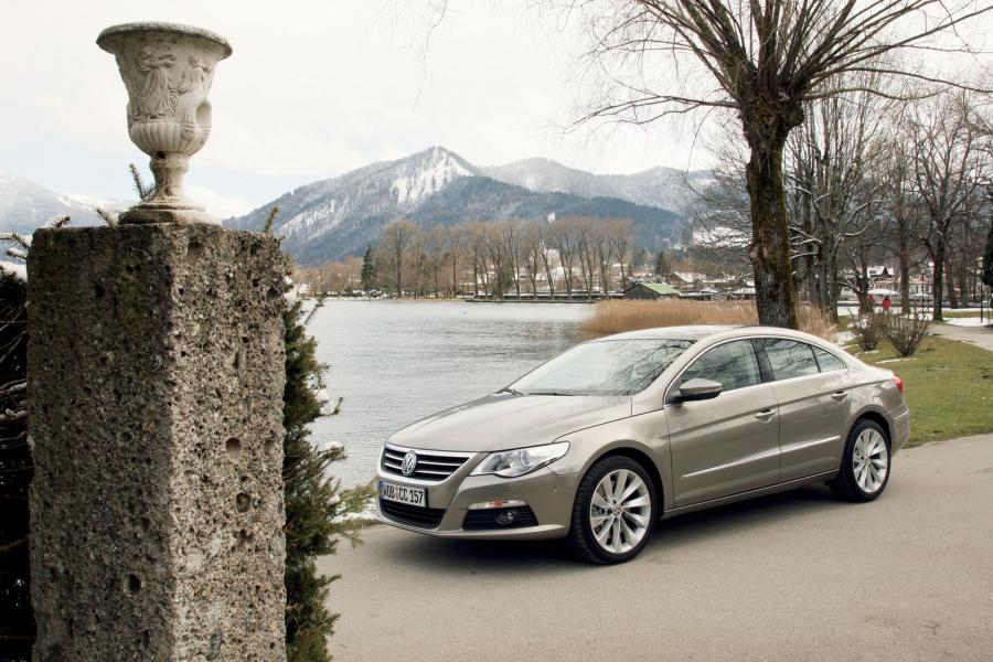  Volkswagen Passat CC 2008 года  (фото 2 из 121)